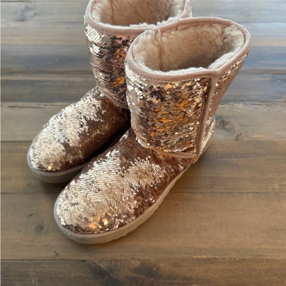 UGG Rose-Gold Sequin Boots with Cream Lining - Picture 4 of 7